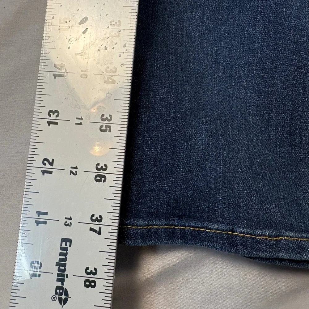 Signature by Levi Strauss & Co. Jeans Womens Size 12 Mid Rise Straight - Picture 3 of 7